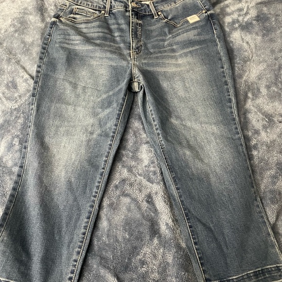 Time and Tru Women's Blue Jeans‎ - Picture 1 of 5